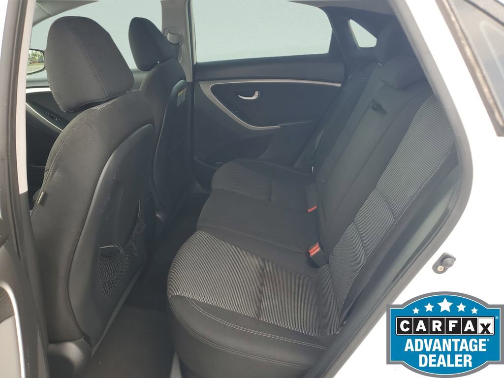 Used 2017 Hyundai Elantra GT image 14