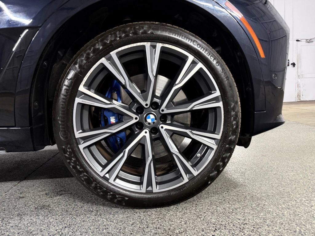 Used 2022 BMW X7 xDrive40i w/ M Sport Package AWD/4WD image 6