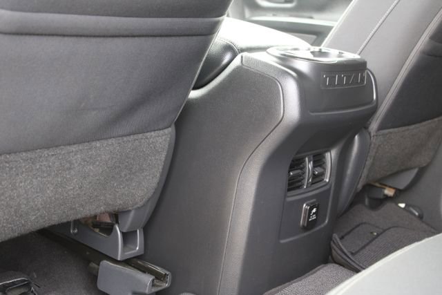 Used 2018 Nissan Titan SV w/ SV Convenience Package RWD image 41