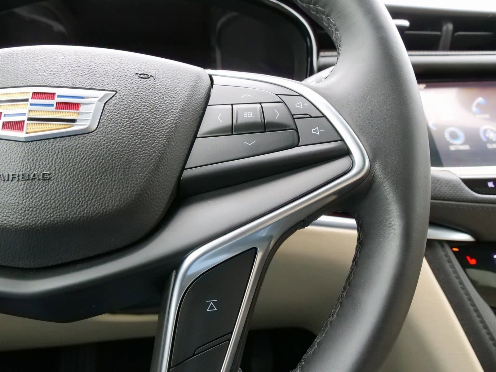 Used 2018 Cadillac XT5 Luxury w/ Driver Awareness Package image 23