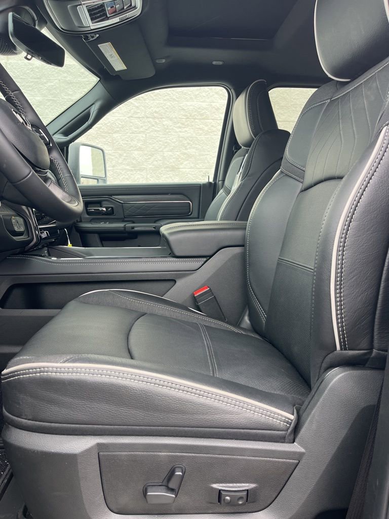 New 2026 RAM 3500 Limited AWD/4WD image 12
