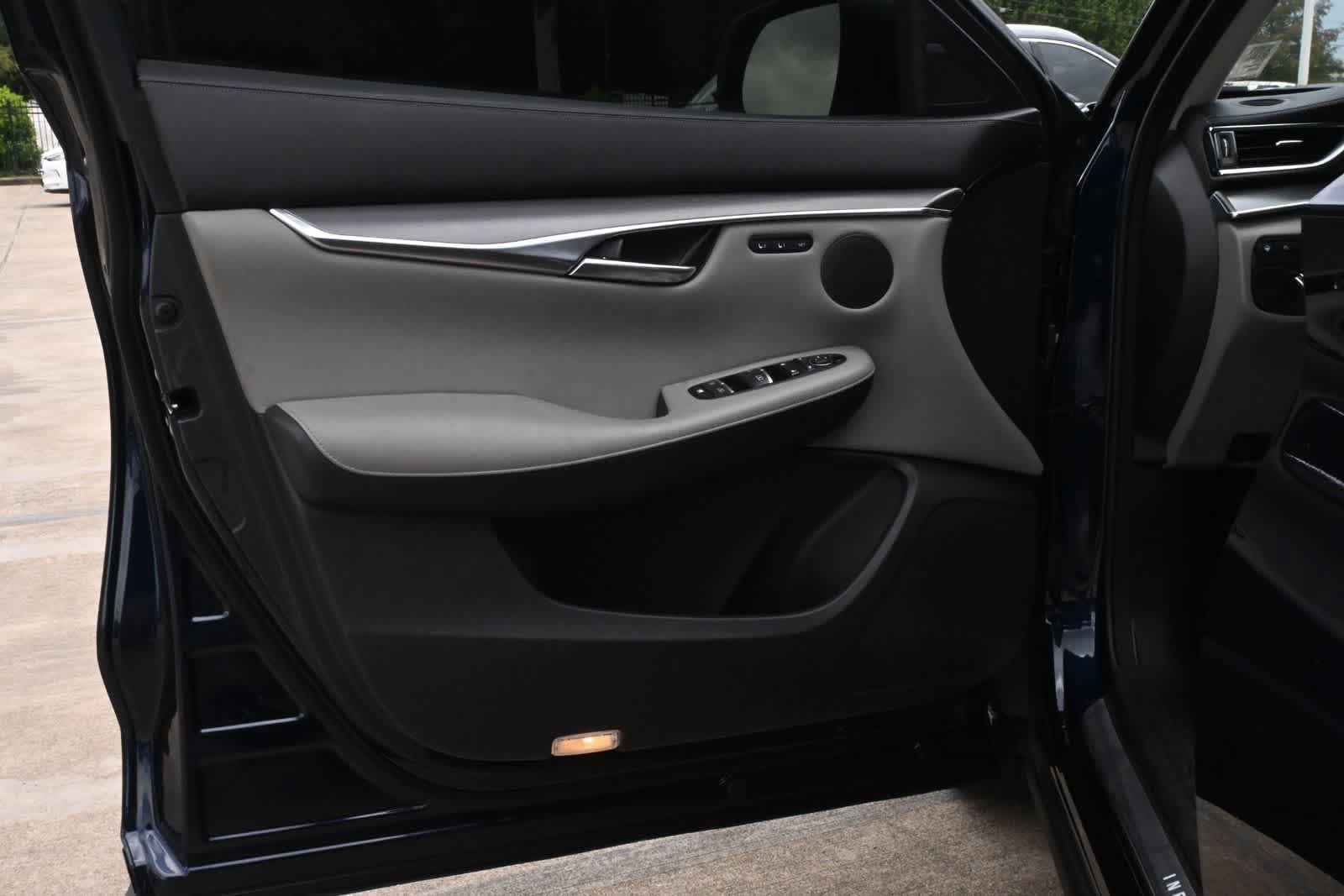 Used 2023 INFINITI QX50 Luxe FWD image 18
