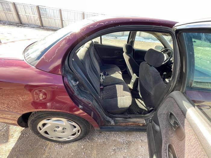 Used 2001 Saturn S-Series SL2 image 27