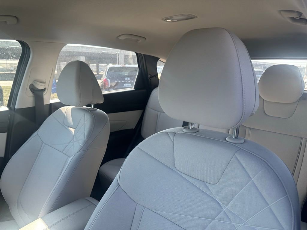 Used 2025 Hyundai Tucson SE image 20