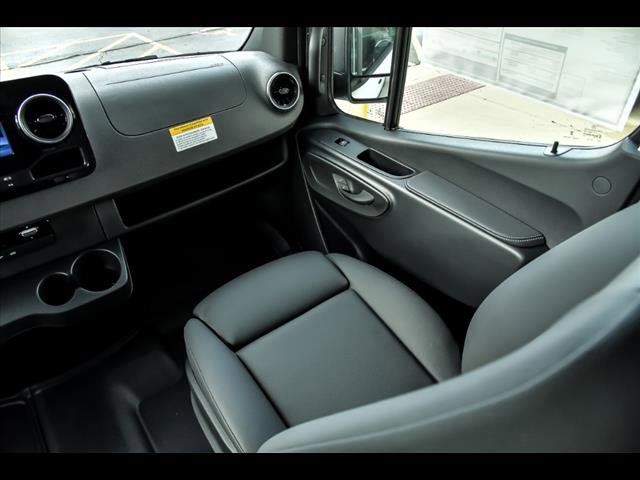 New 2025 Mercedes-Benz Sprinter 2500 image 7