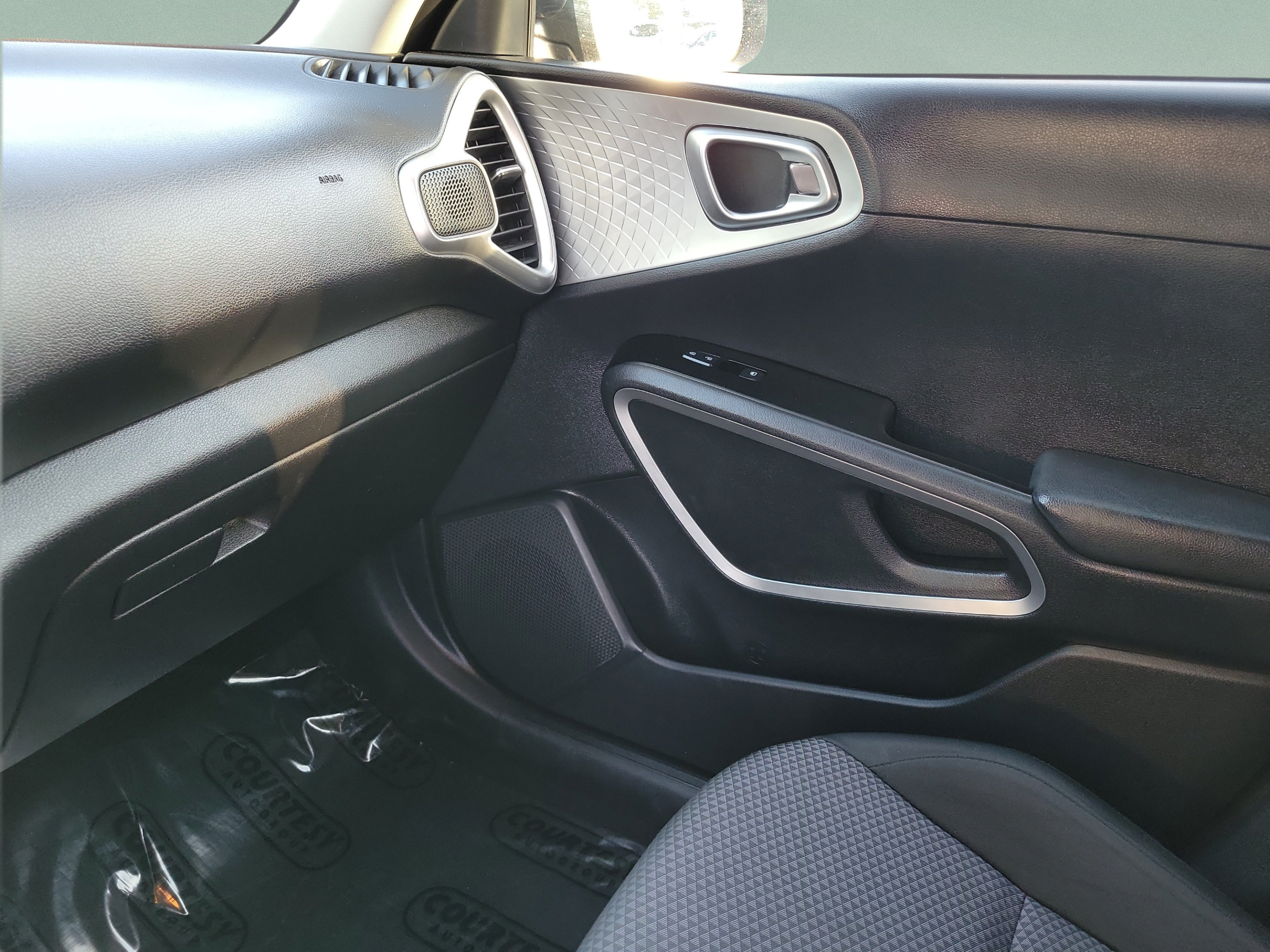 Used 2022 Kia Soul LX w/ Technology Package FWD image 22