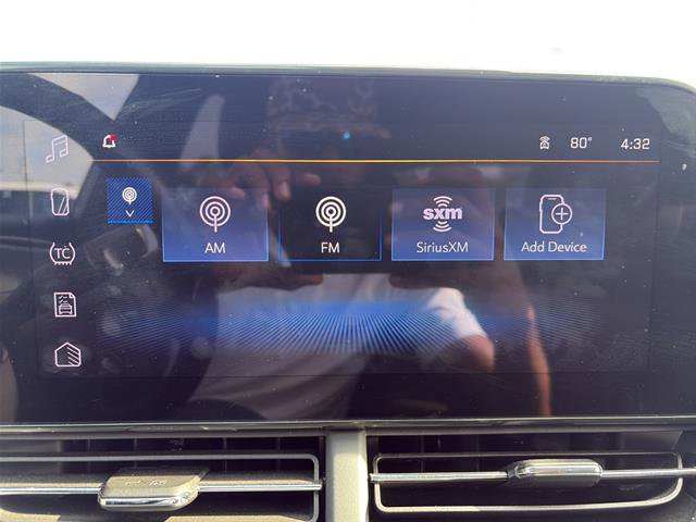 Used 2025 Chevrolet Trax LT w/ LT Convenience Package FWD image 21