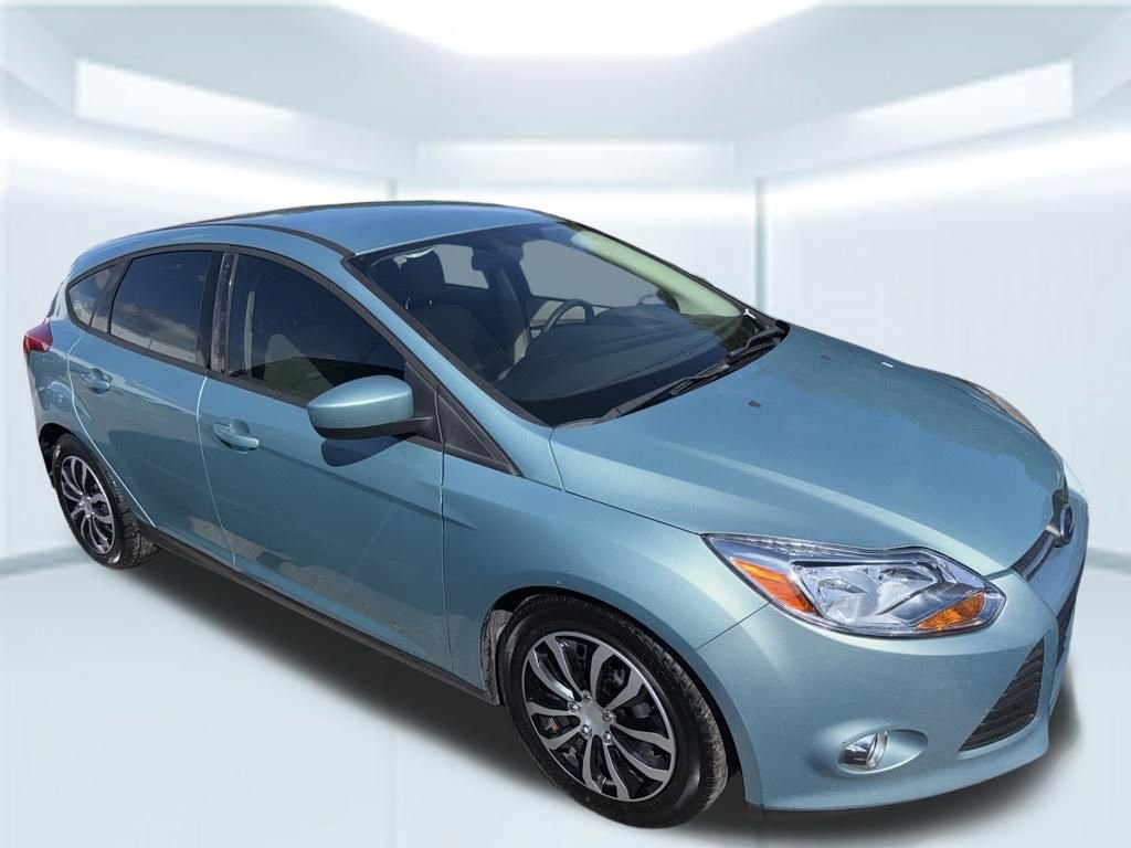 Used 2012 Ford Focus SE FWD image 2