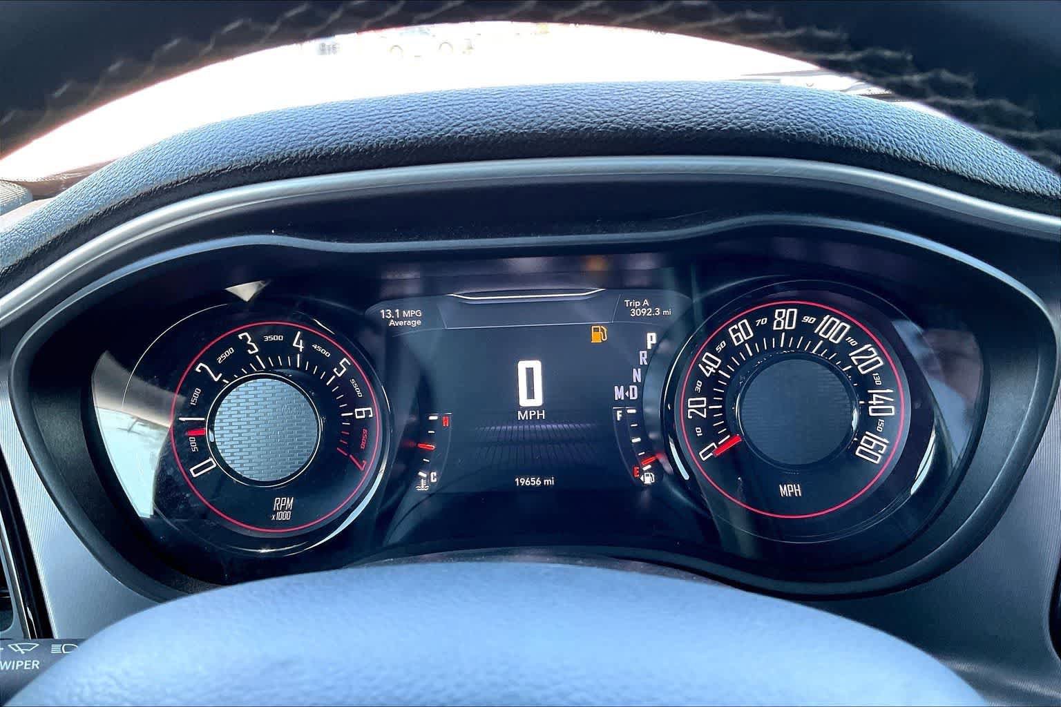 Used 2021 Dodge Challenger SXT w/ Driver Convenience Group RWD image 14