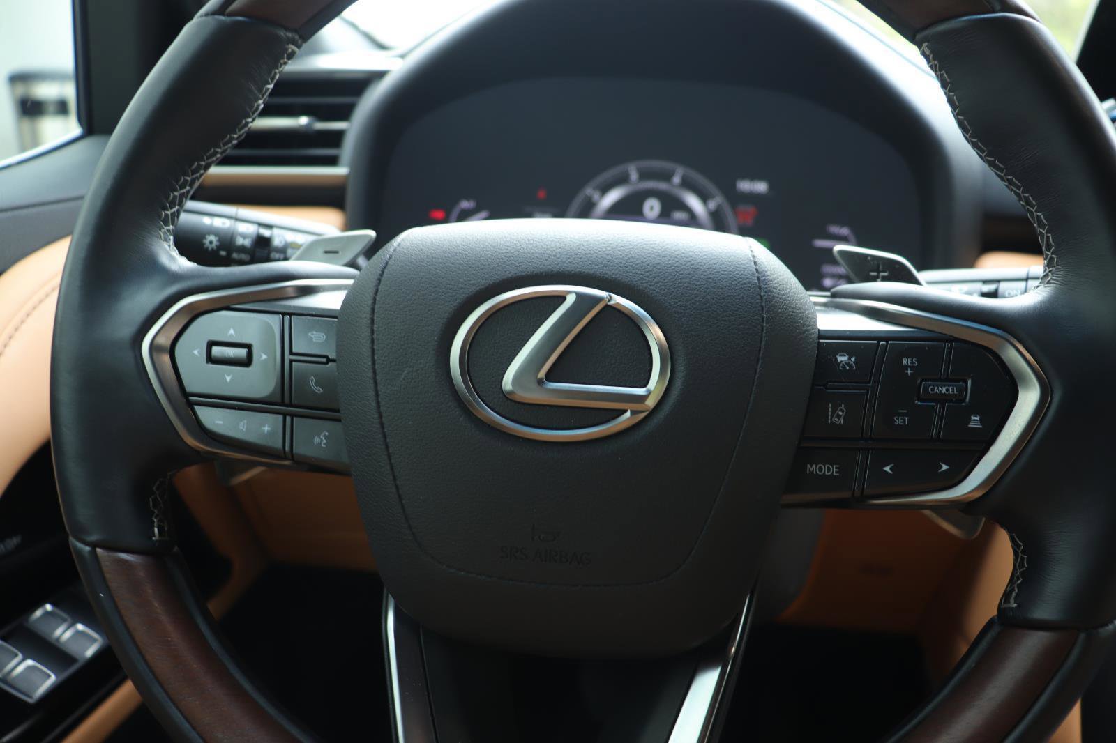 Used 2024 Lexus LX 600 4WD w/ Luxury Package image 31