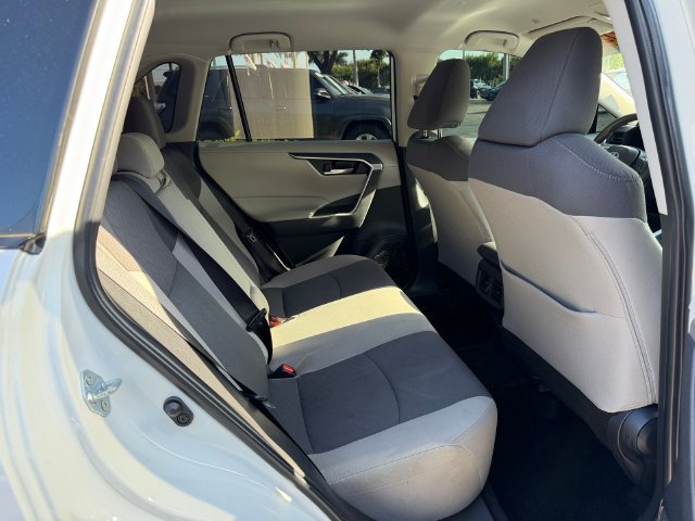 Used 2025 Toyota RAV4 XLE FWD image 18