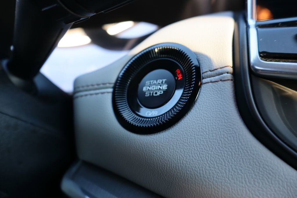 Used 2024 Jeep Compass Limited image 16