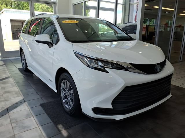 Used 2021 Toyota Sienna LE