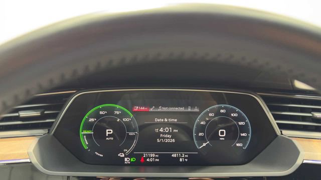 Used 2019 Audi e-tron Prestige w/ Prestige Package AWD/4WD image 28