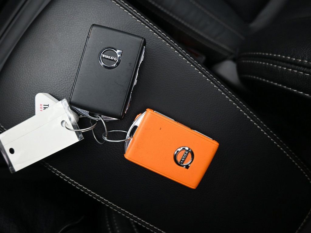 Used 2024 Volvo XC40 B5 Ultimate w/ Protection Package Premier AWD/4WD image 11