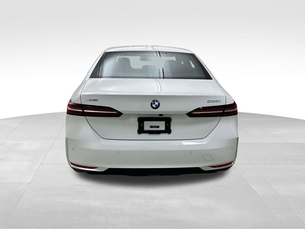 Certified 2025 BMW 530i xDrive image 8