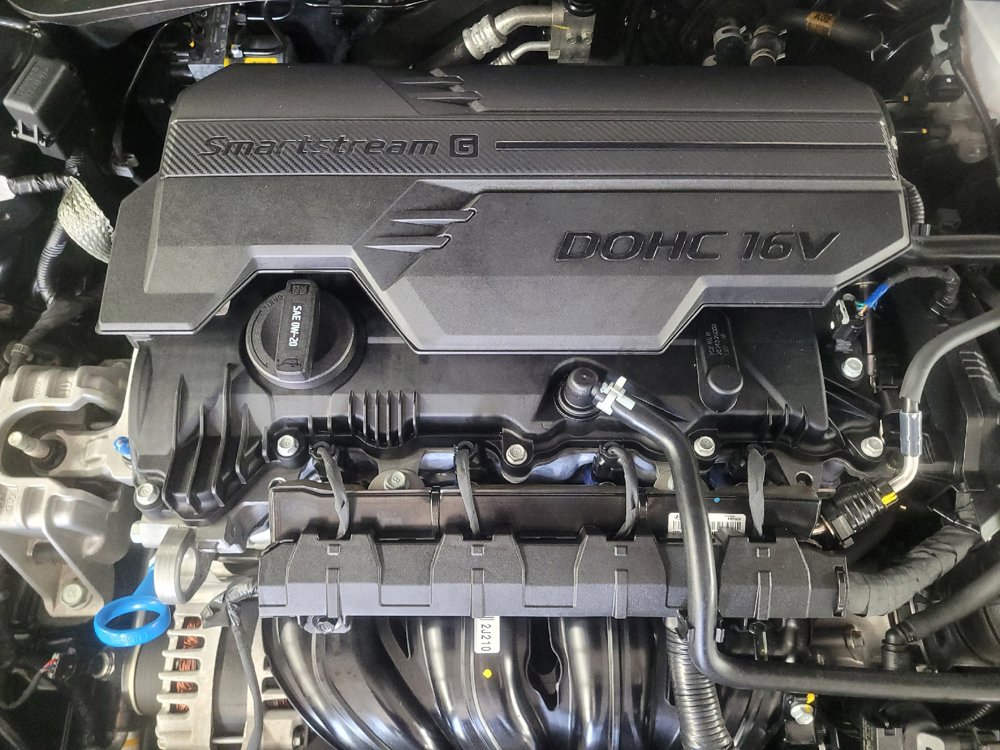 Used 2025 Hyundai Elantra Sport FWD image 30