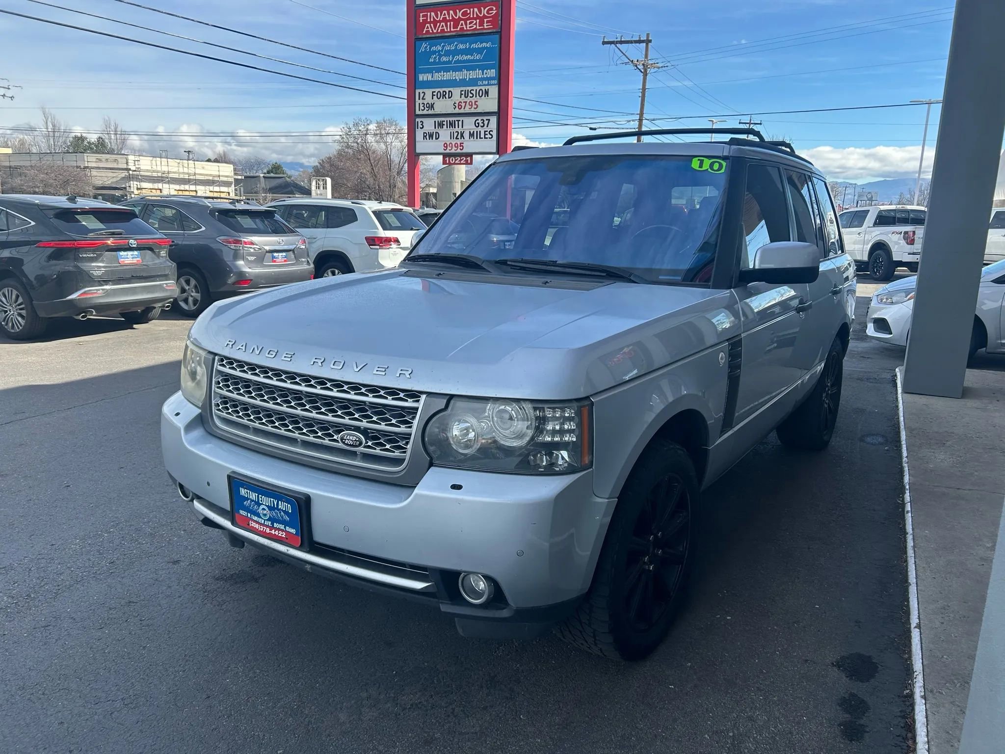 Used 2010 Land Rover Range Rover Supercharged image 2