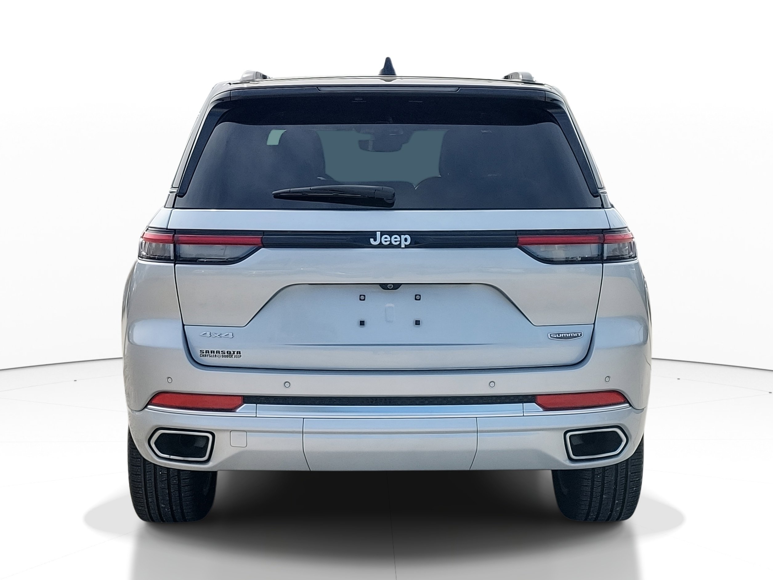 Used 2024 Jeep Grand Cherokee Summit w/ Luxury Tech Group V image 5