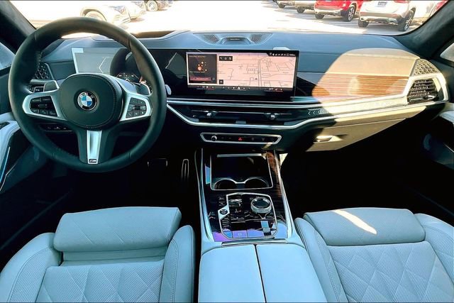 Used 2026 BMW X7 xDrive40i w/ Executive Package image 7