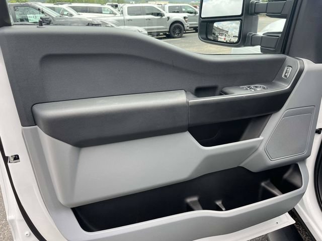 Certified 2026 Ford F250 XL w/ XL Chrome Package RWD image 16