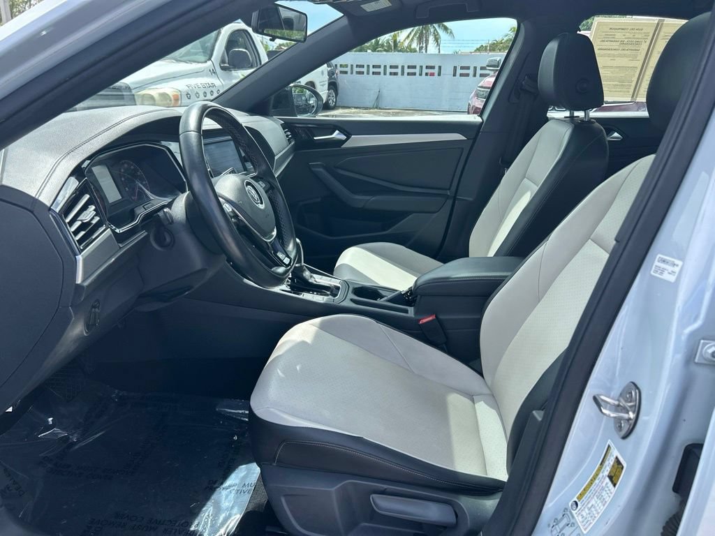 Used 2019 Volkswagen Jetta R-Line FWD image 9