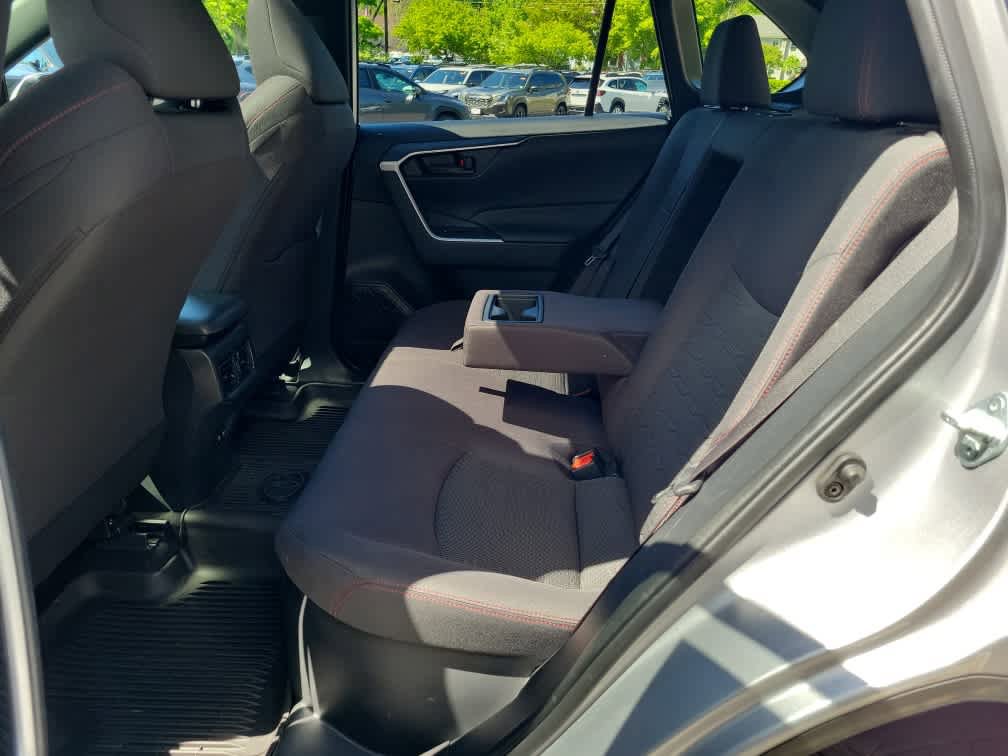 Used 2021 Toyota RAV4 SE w/ Weather & Moonroof Package AWD/4WD image 31