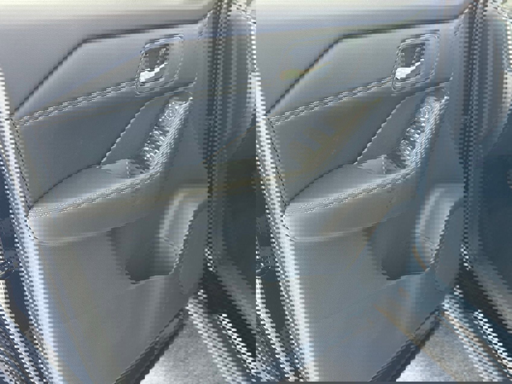 New 2025 Nissan Rogue SL image 14