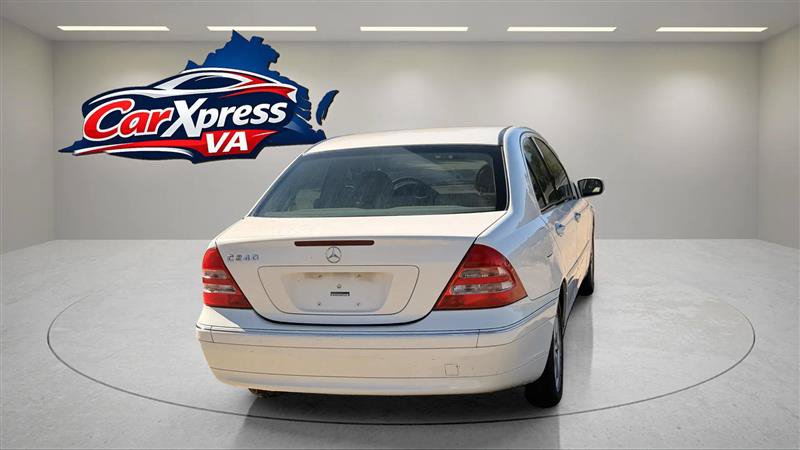 Used 2003 Mercedes-Benz C 240 Sedan w/ C2 Opt Pkg image 8