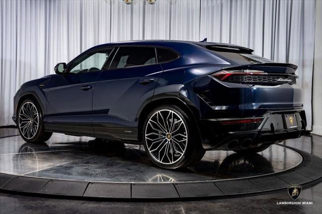 Used 2025 Lamborghini Urus SE image 11