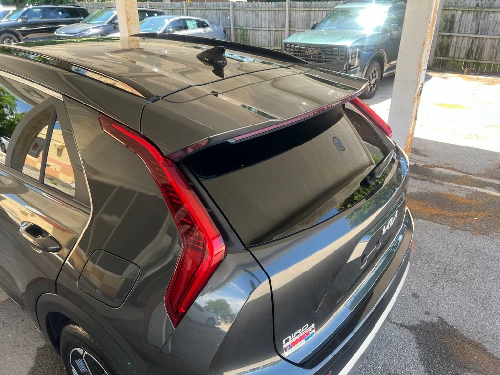 Certified 2024 Kia Niro EX FWD image 37