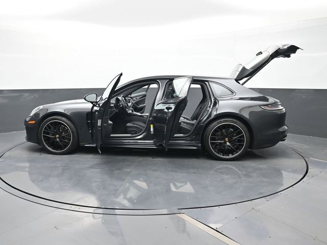 Certified 2023 Porsche Panamera 4 w/ Assistance Package image 30