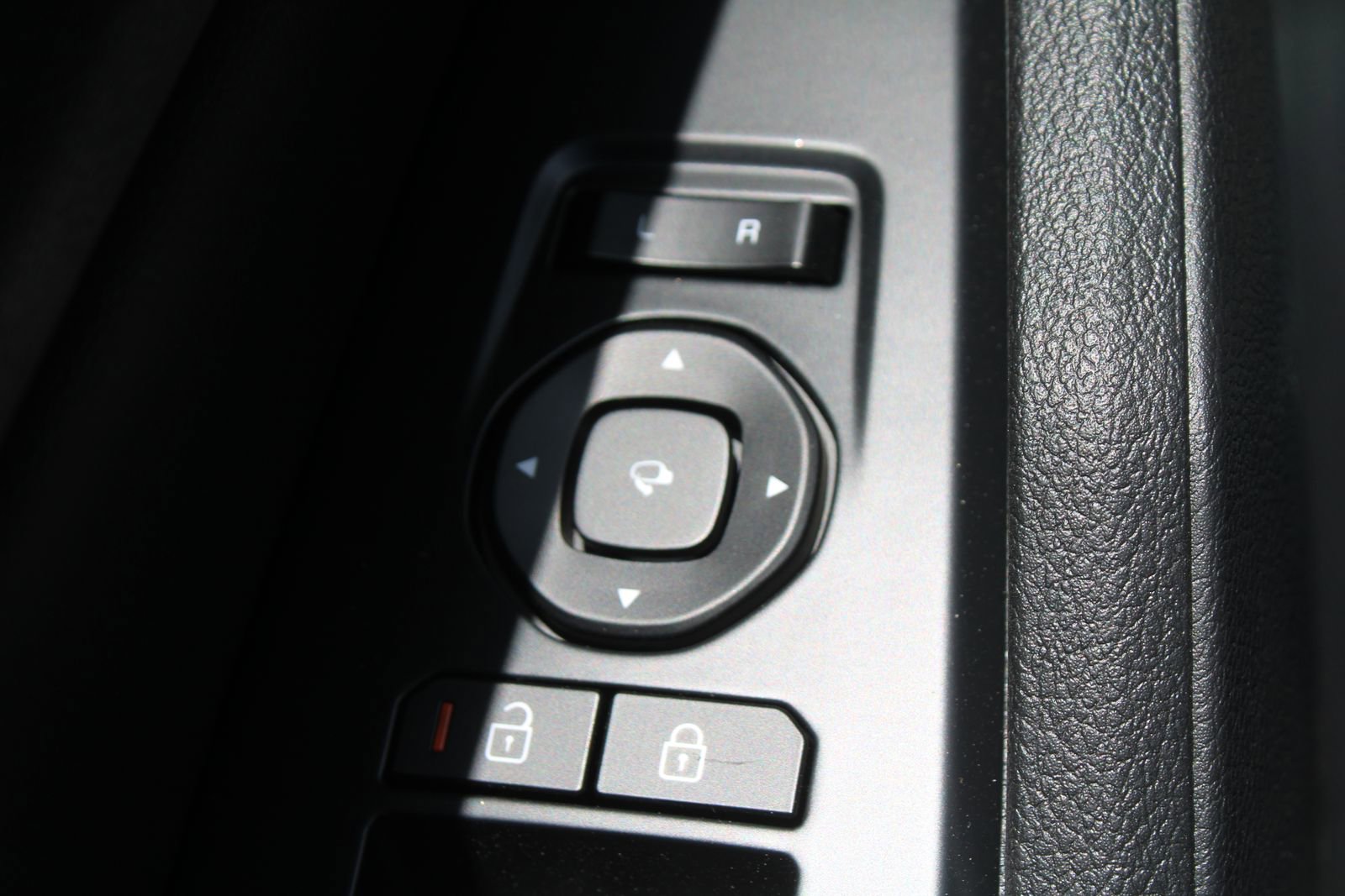 New 2026 Kia Sportage SX FWD image 21