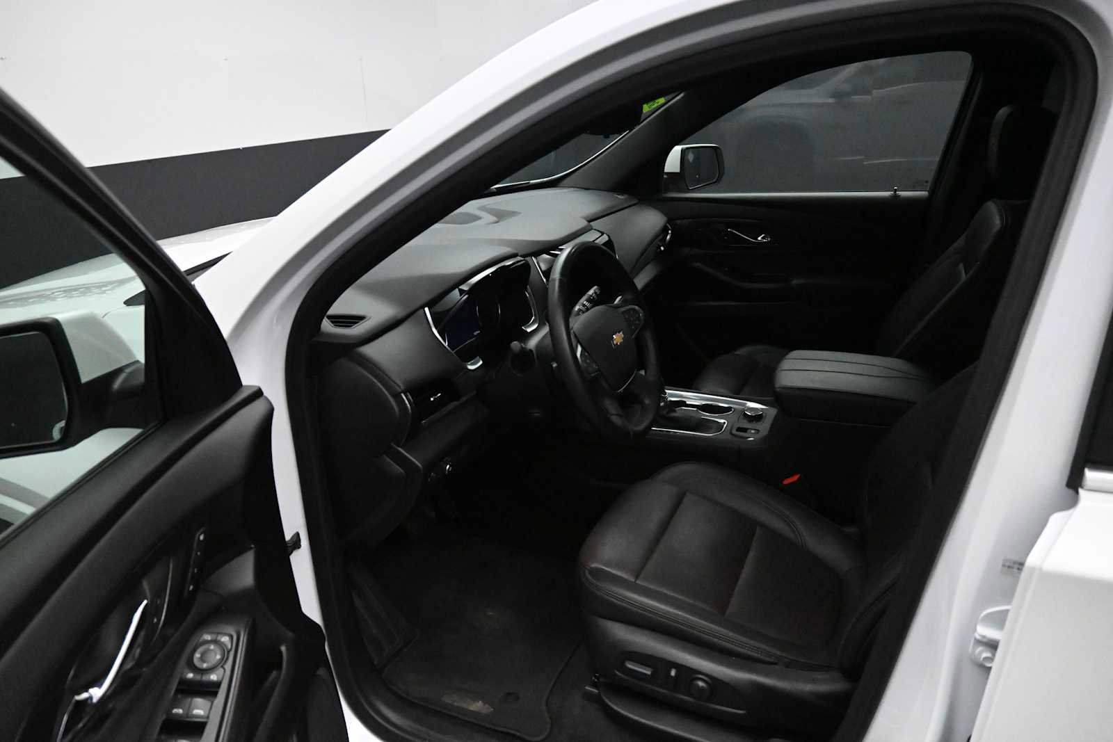 Used 2023 Chevrolet Traverse High Country AWD/4WD image 24