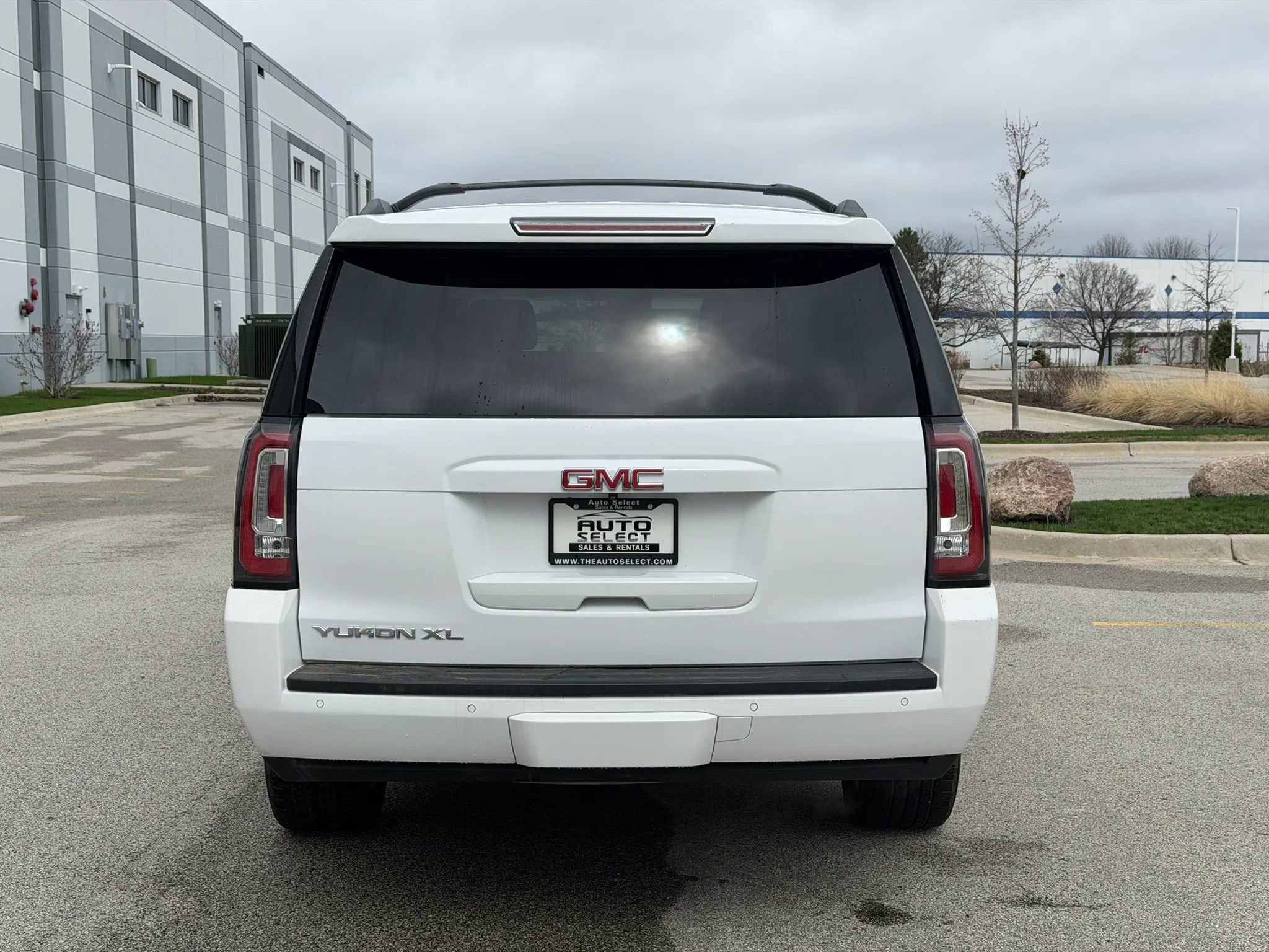 Used 2016 GMC Yukon XL SLT w/ HD Trailering Package image 6