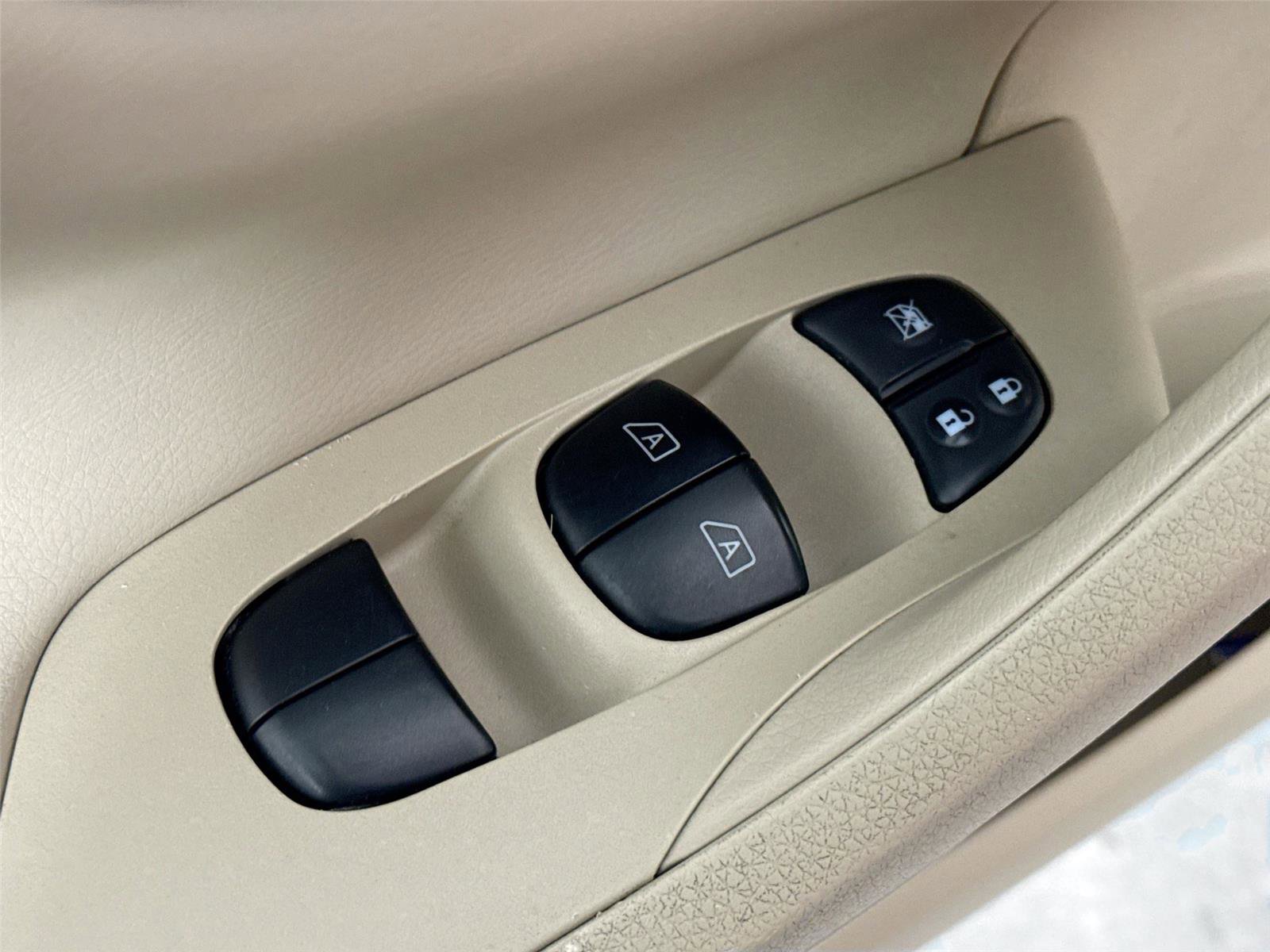 Used 2013 Nissan Altima 3.5 SL w/ Technology Pkg image 29