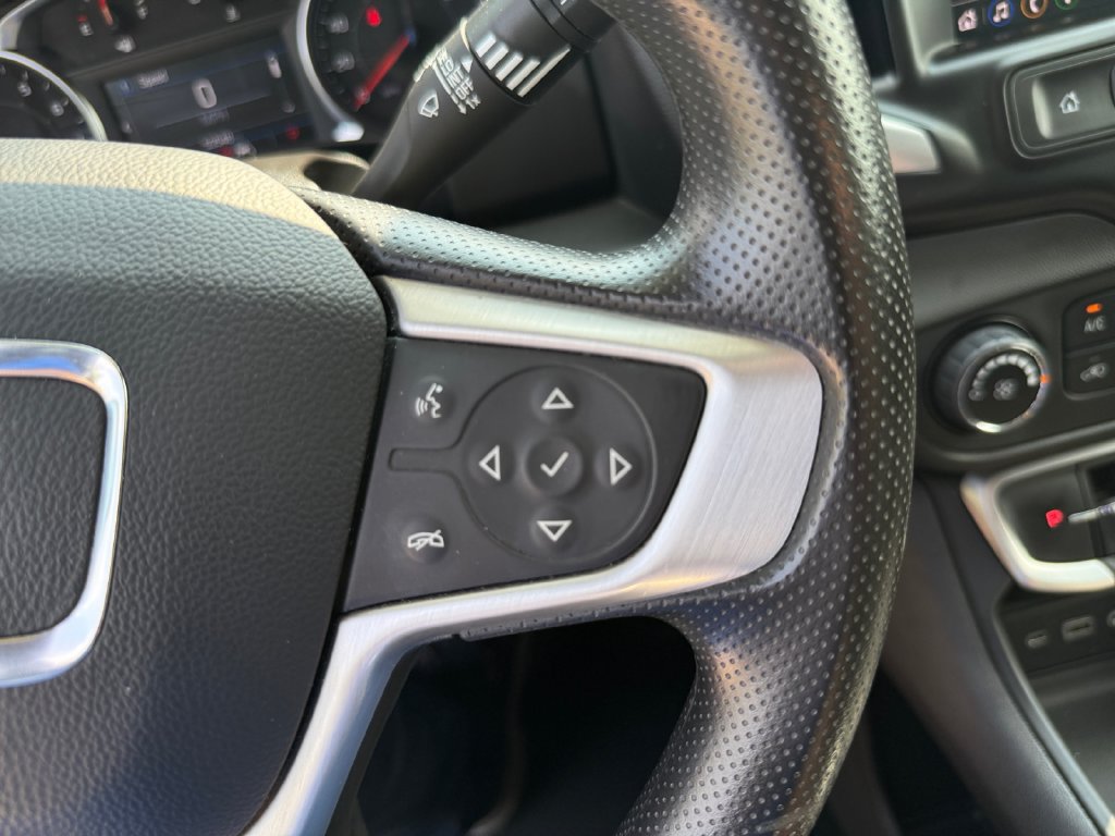 Used 2024 GMC Terrain SLE AWD/4WD image 16