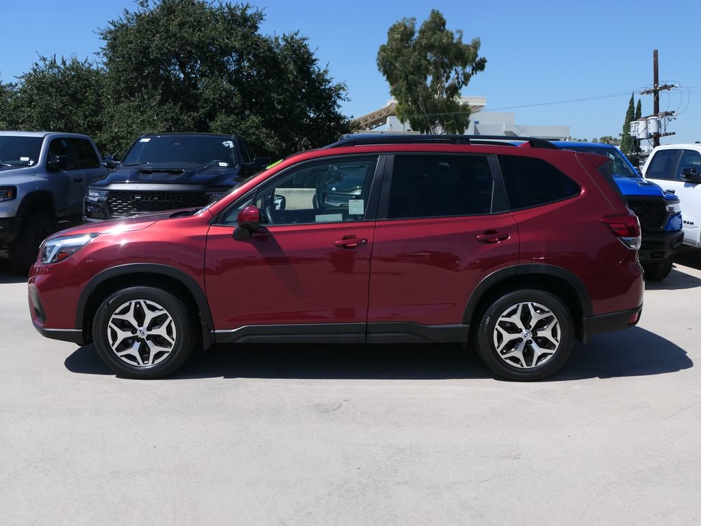 Used 2021 Subaru Forester Premium AWD/4WD image 5