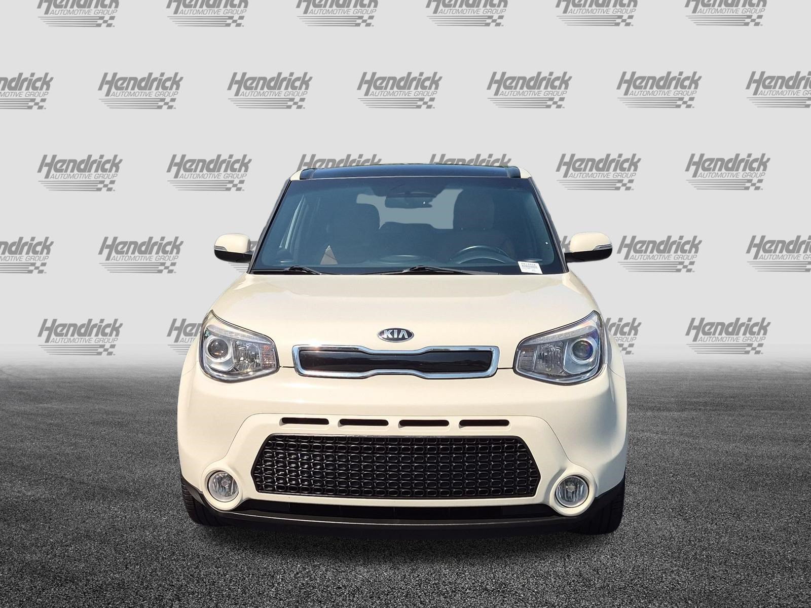 Used 2015 Kia Soul ! w/ Sun & Sound Package FWD image 3