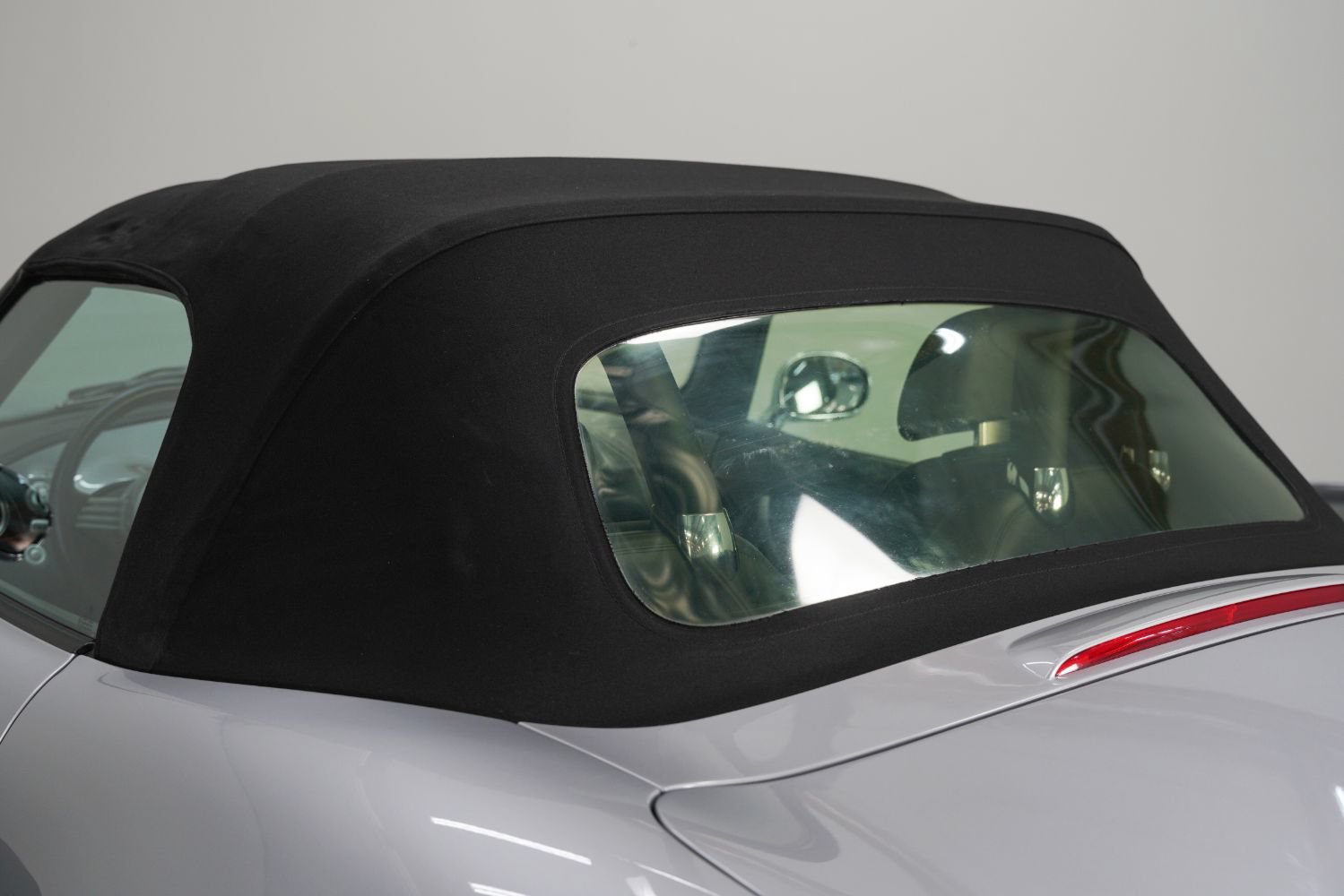 Used 2001 BMW Z8 RWD image 25