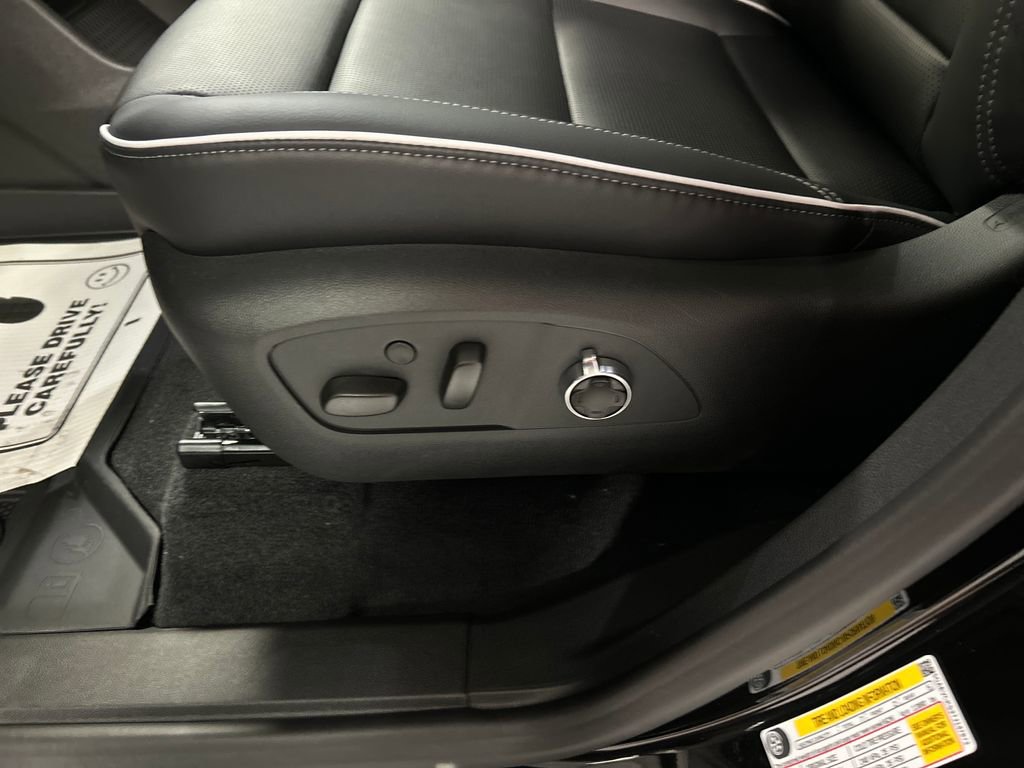 New 2026 Buick Enclave Avenir w/ Super Cruise Package image 11