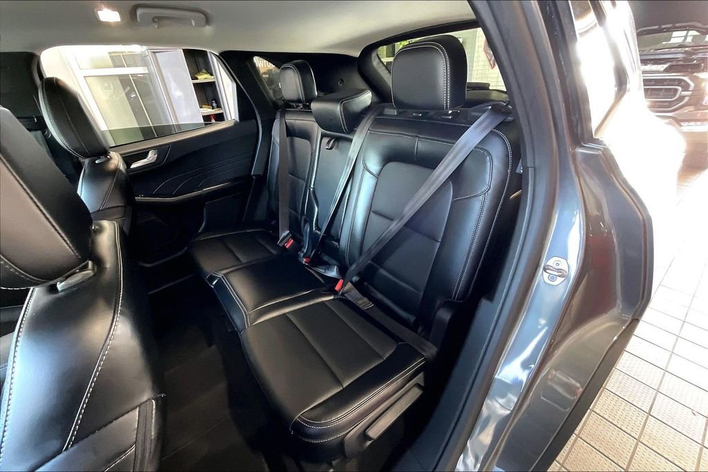 Used 2024 Ford Escape Platinum AWD/4WD image 14
