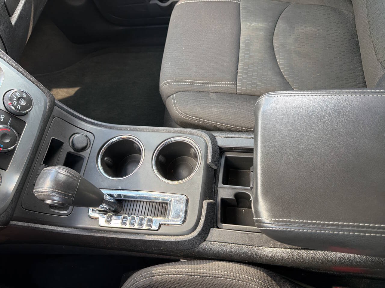 Used 2014 GMC Acadia SLE FWD image 25