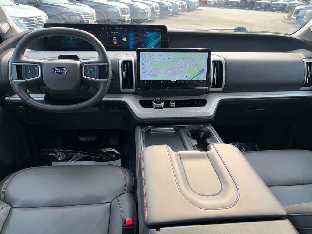 Used 2025 Ford Expedition Active AWD/4WD image 21