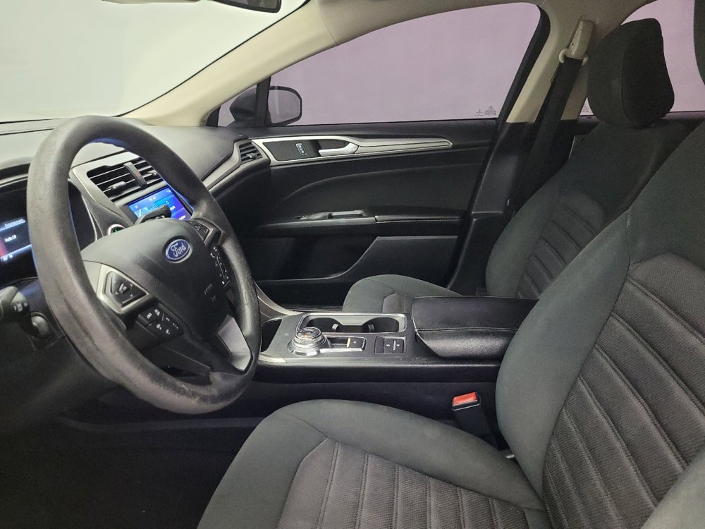 Used 2020 Ford Fusion SE image 17