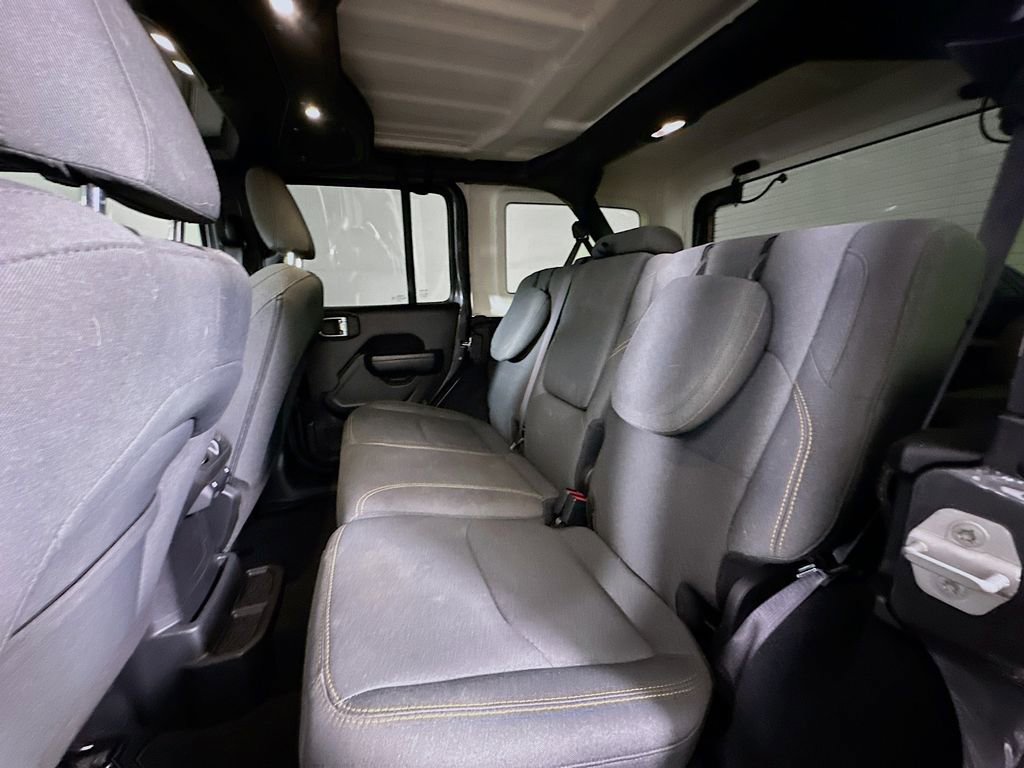 Used 2024 Jeep Wrangler Unlimited image 14