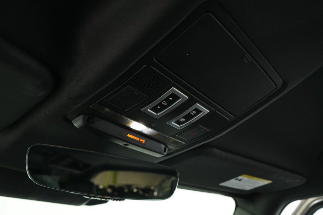 Used 2023 Land Rover Defender 110 X-Dynamic SE AWD/4WD image 42
