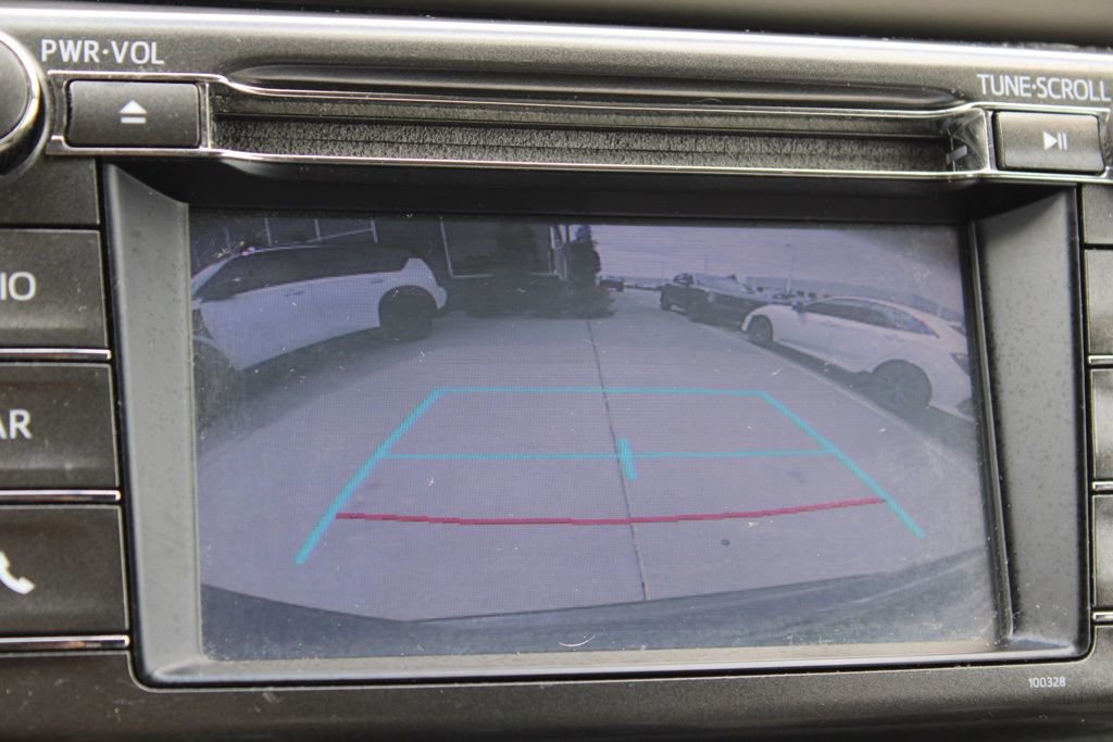 Used 2015 Toyota RAV4 LE image 30