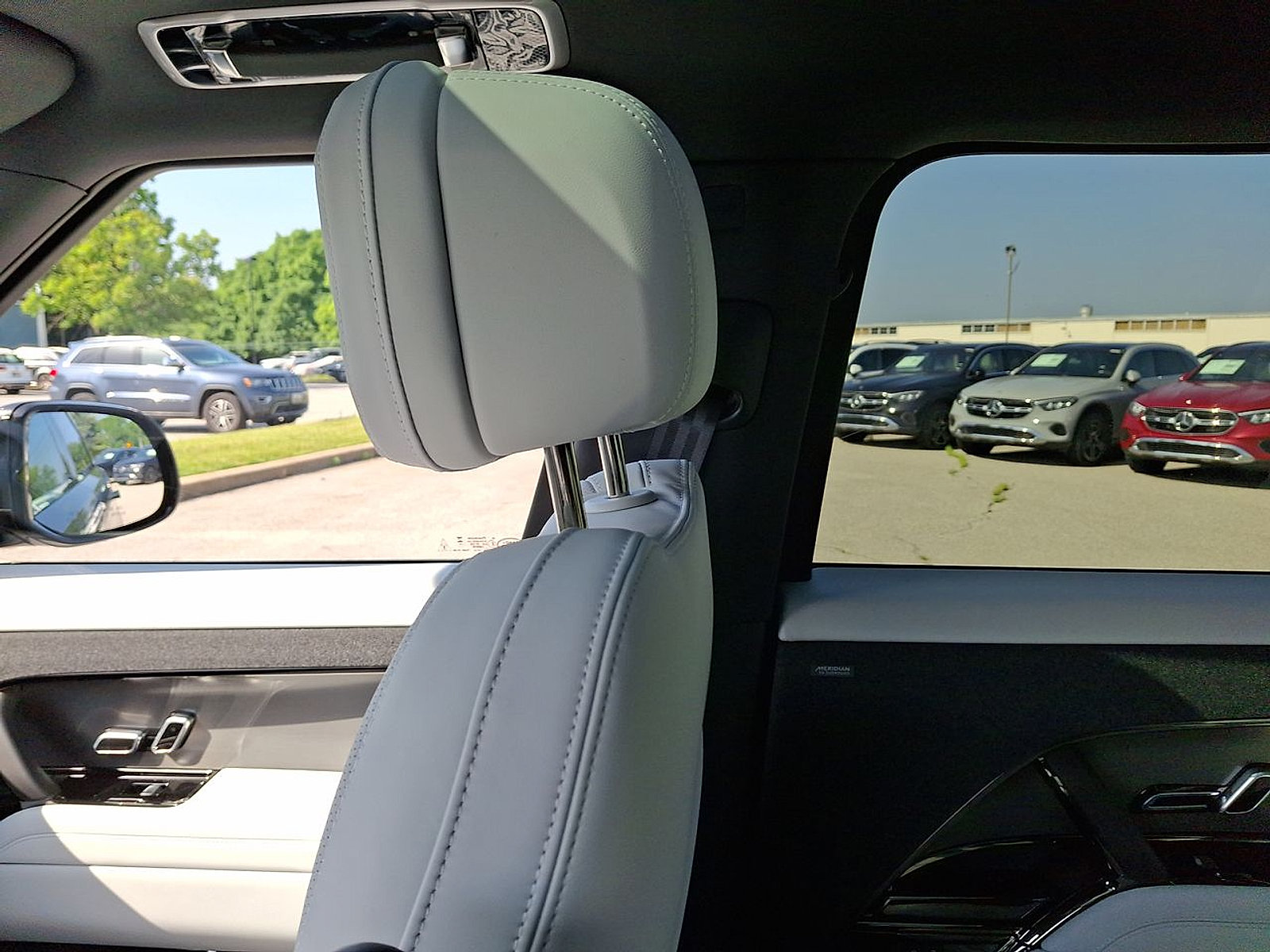New 2026 Land Rover Range Rover Sport SE AWD/4WD image 12