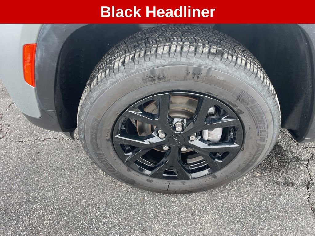 Used 2024 Jeep Grand Cherokee Altitude image 10